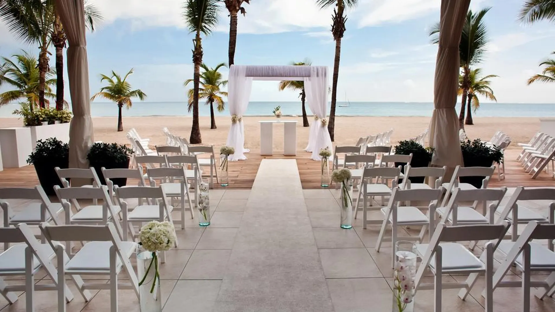 Courtyard By Marriott Isla Verde Beach Resort San Juan 4*,  Puerto Rico