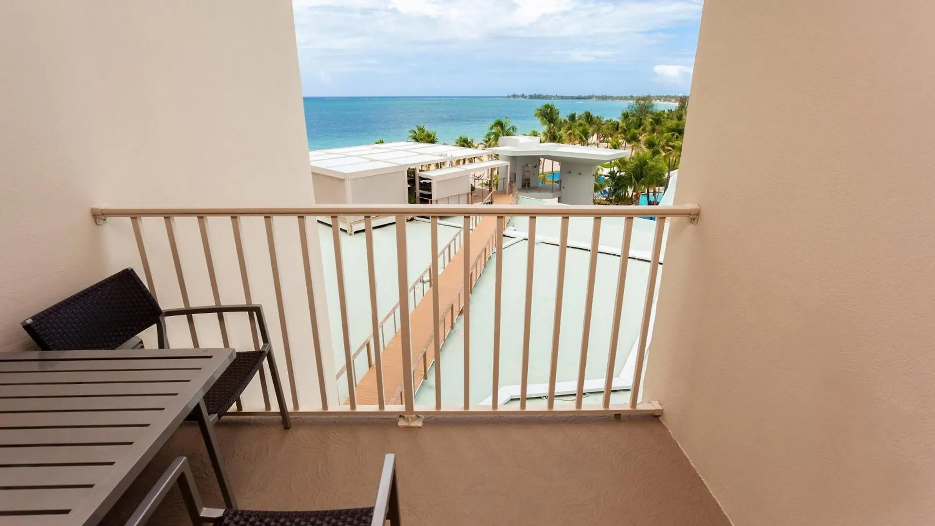 Courtyard By Marriott Isla Verde Beach Resort Сан-Хуан 4*,